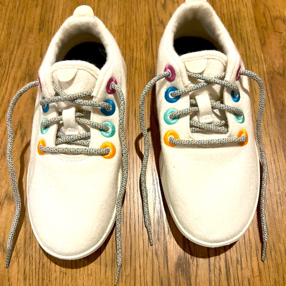 New kids Allbirds size 1